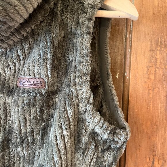 Columbia Women's Fire Side Sherpa Vest - Picture 6 of 9
